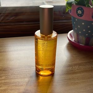 Never used- Moroccanoil dry body oil